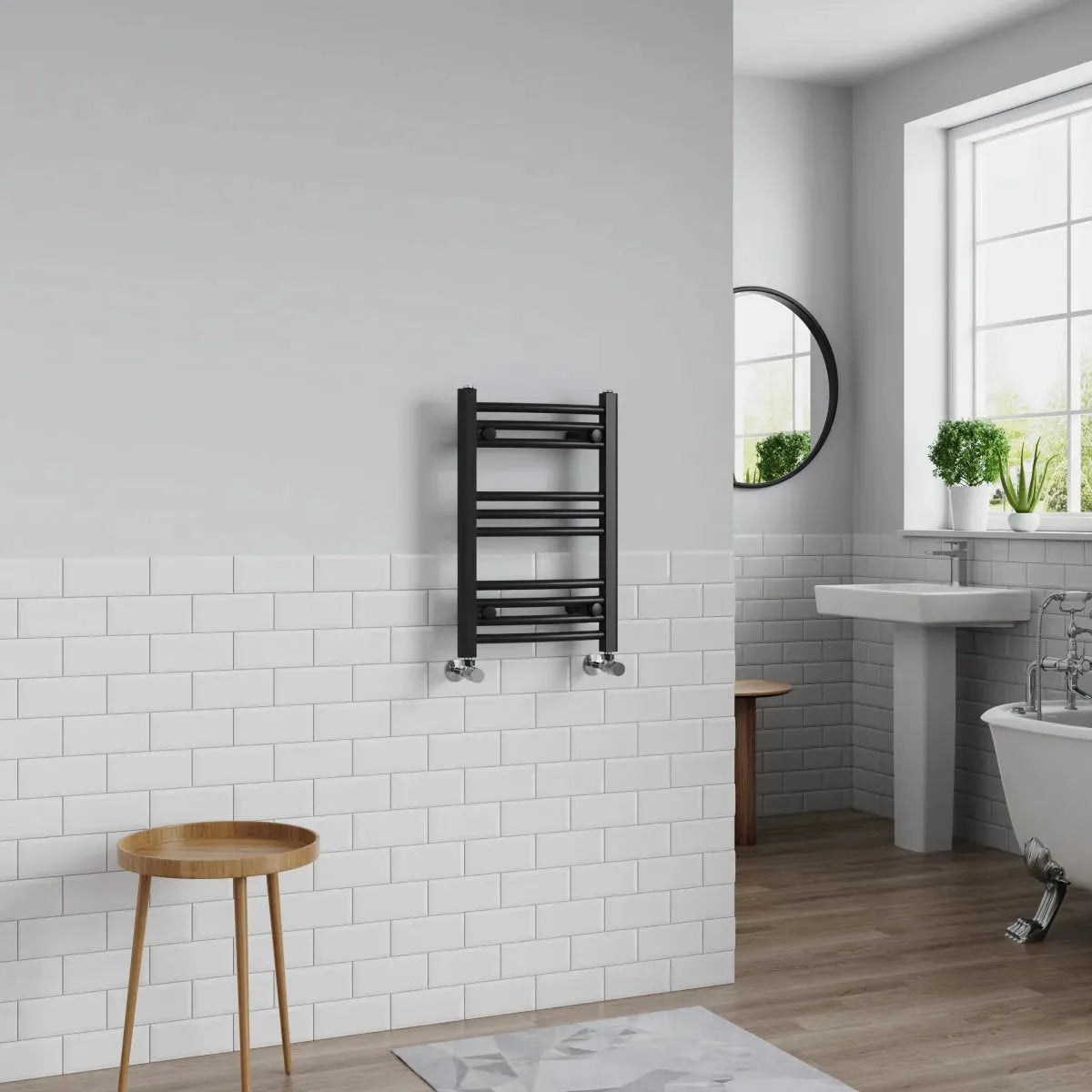 Gela - Curved heated towel rail black