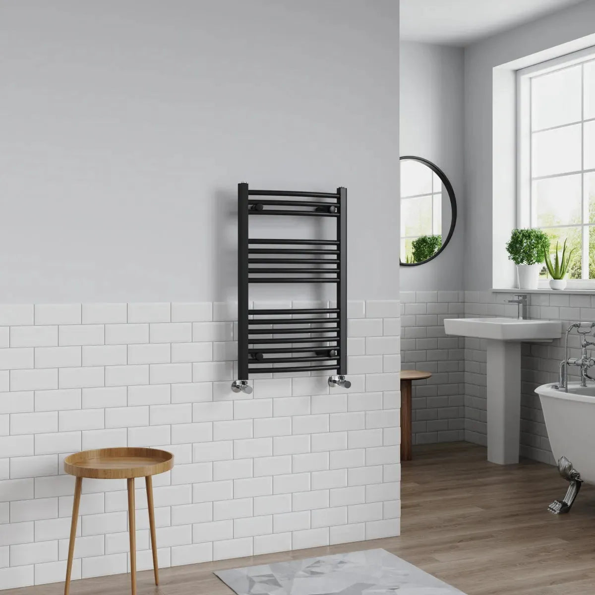 Gela - Curved heated towel rail black