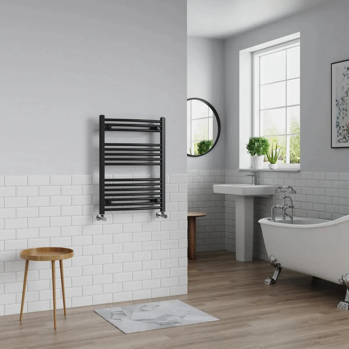 Gela - Curved heated towel rail black